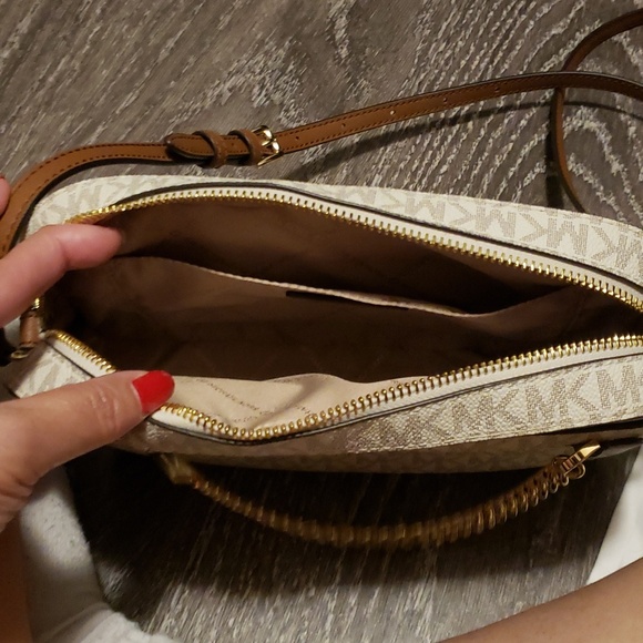 Mk small east west with chain crossbody bag - Picture 4 of 8